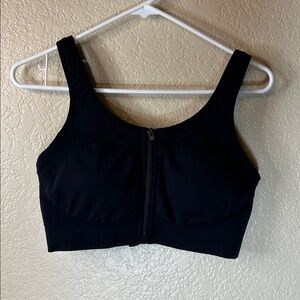 PRAIRIE Black Women's Zip-Front Sports Bra
SIZE LARGE